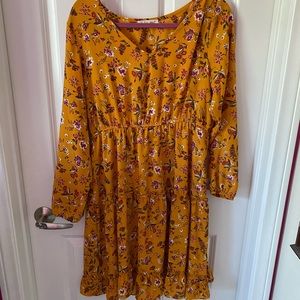 π Large floral print dress. Worn once !